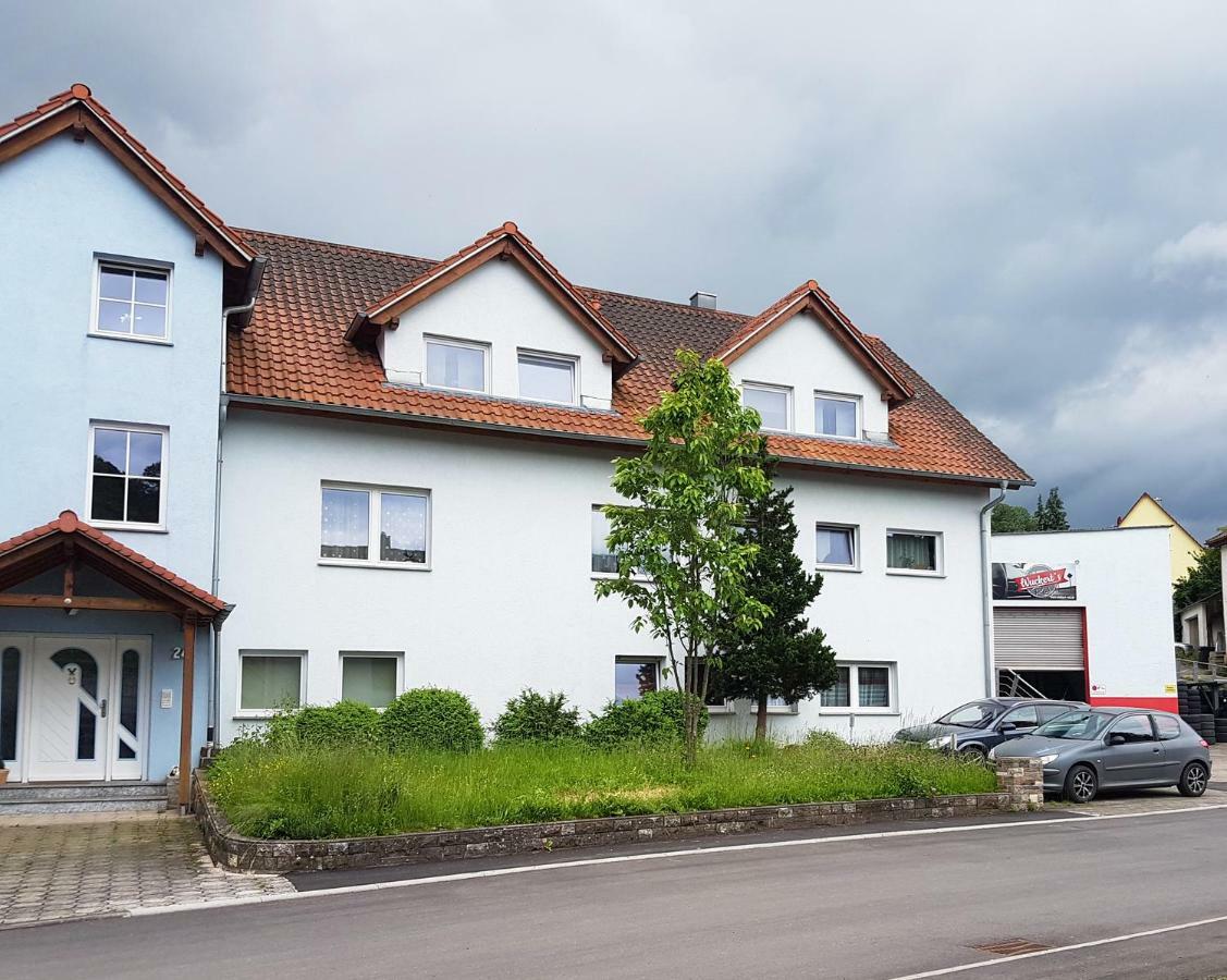 ホテル Monteurzimmer Obersulm エクステリア 写真