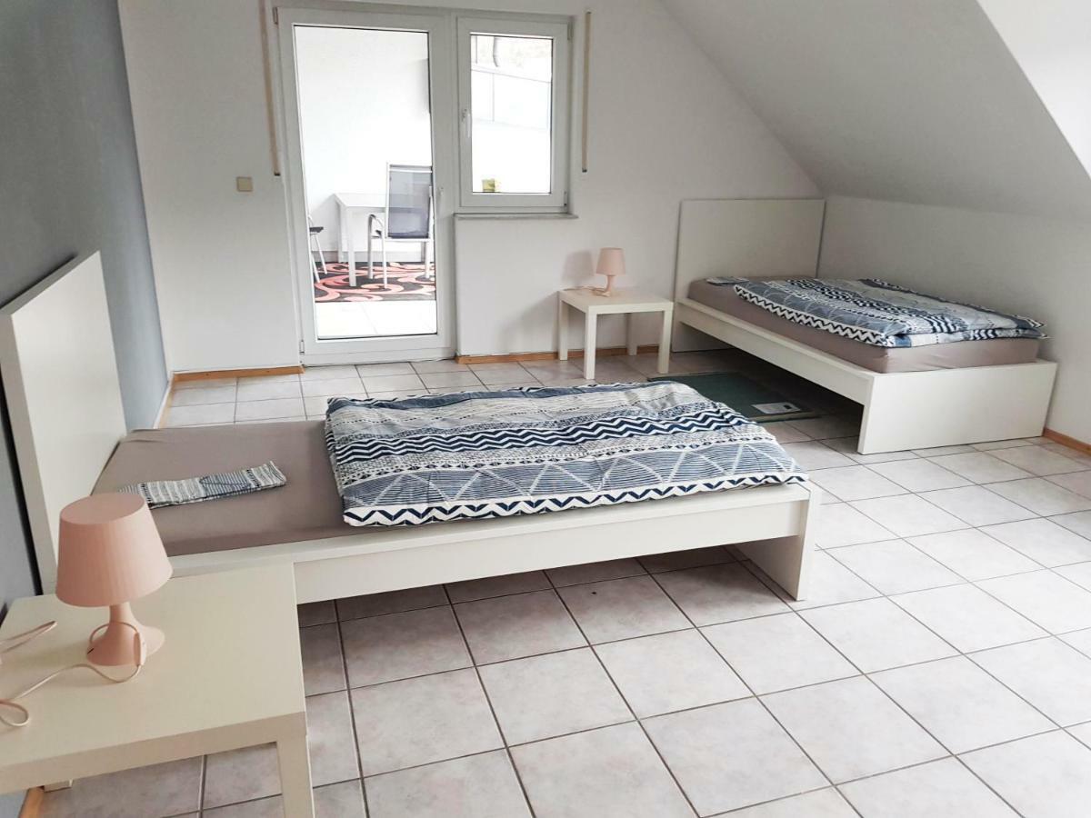 ホテル Monteurzimmer Obersulm エクステリア 写真
